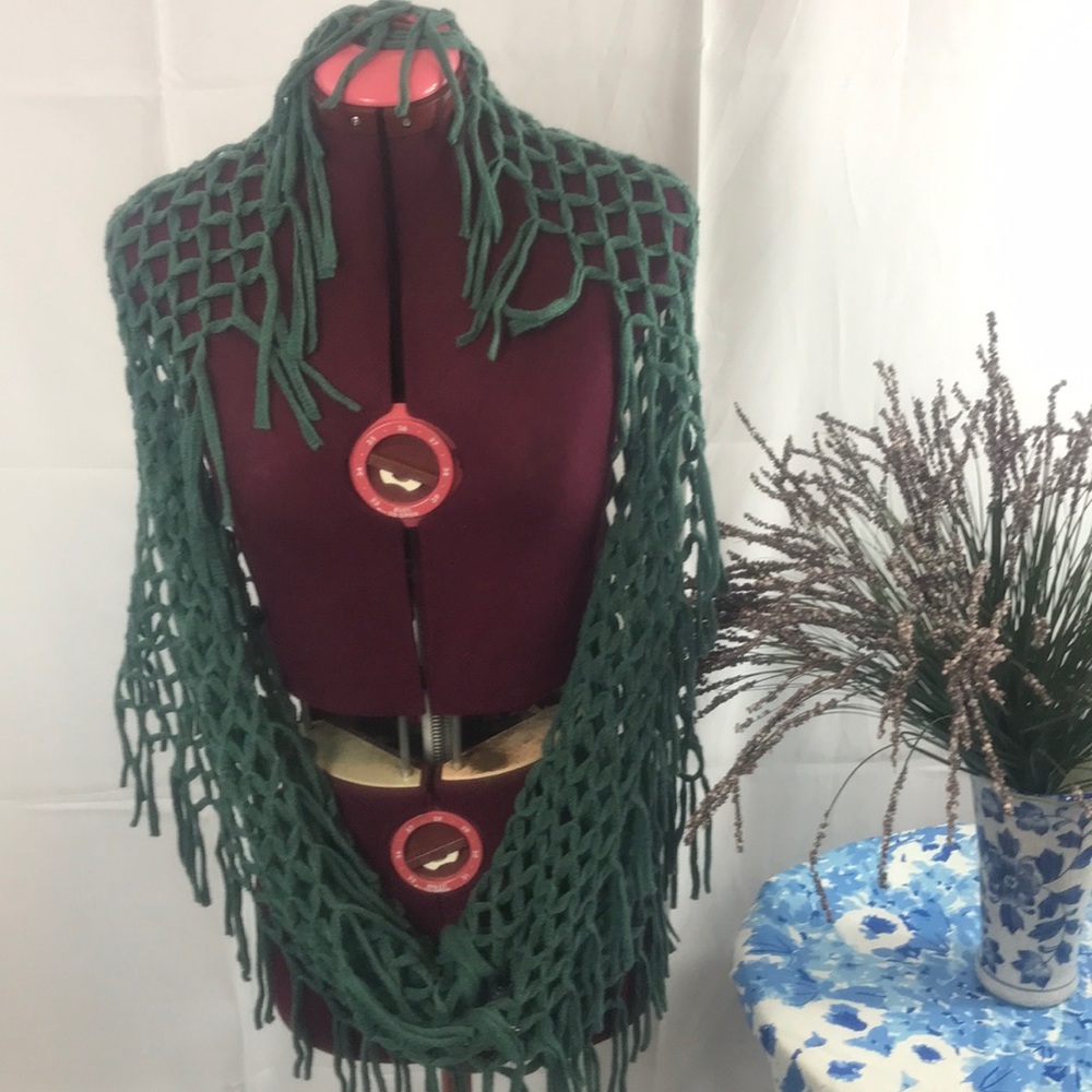 2 Chic Infinity Scarf - Picture 3 of 4